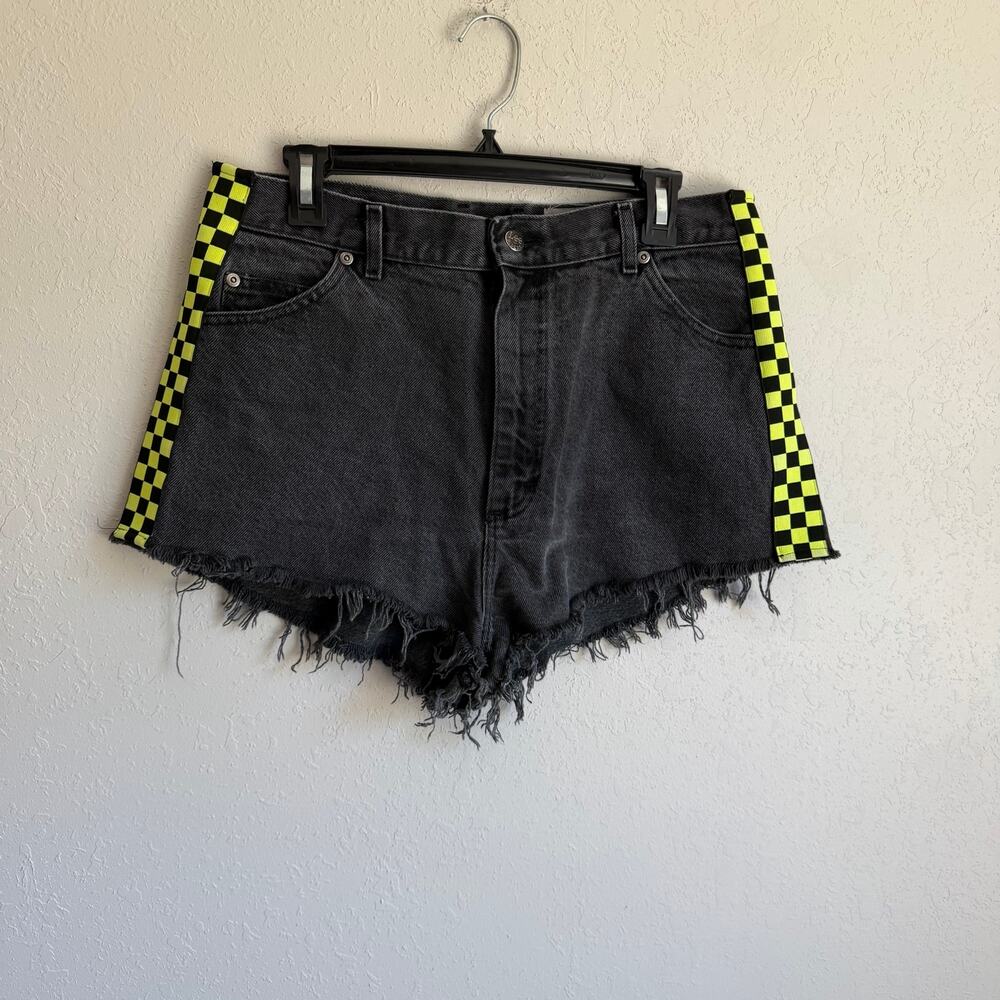 Furst of a Kind Black Denim Wash Neon Green Black Panel Raw Hem Shorts Womens 32